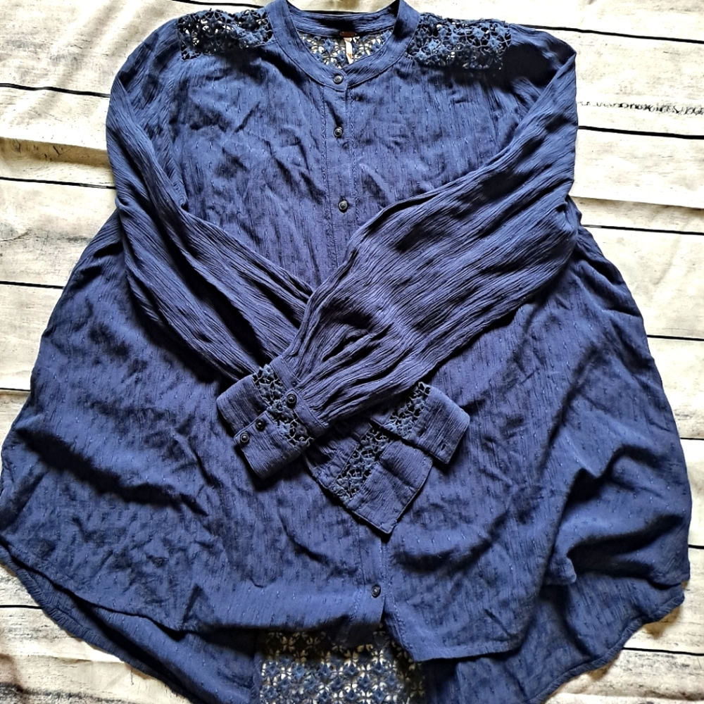 Free People navy blue top
